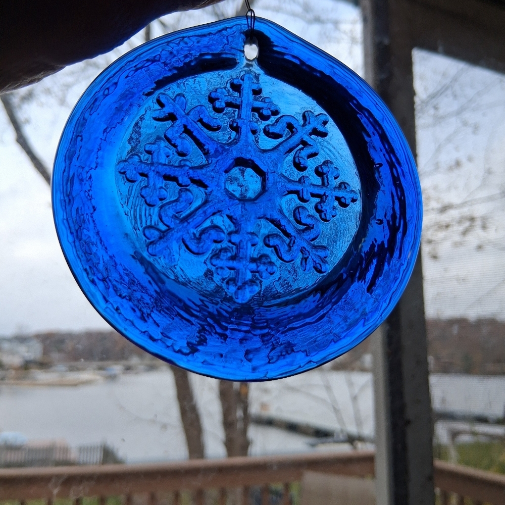 Blenko Cobalt Blue Snowflake Pressed Glass Suncatcher